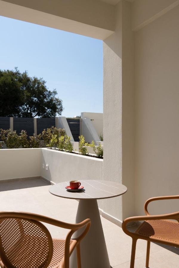 Acanthus Oia-Private Hot Tub Suites 外观 照片